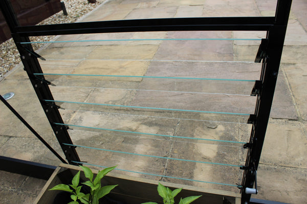 Louvreraam Qube 6L, 610 x 610 mm VG, zw