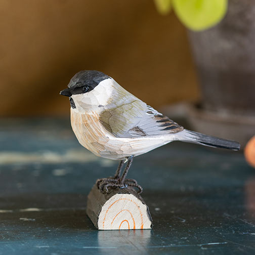 Holzvogel-Figur Sumpfmeise - handgeschnitzter dekorativer Gartenvogel | DecoBird
