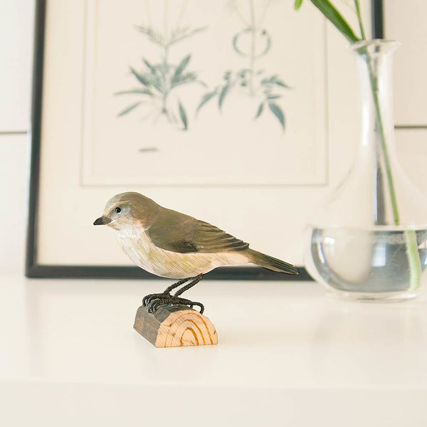 Houtgesneden Vogelbeeld Tjiftjaf – DecoBird | Wildlife Garden