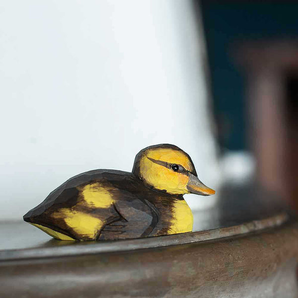 Houten decovogel wild eendje (eendenkuiken), handgesneden | DecoBird