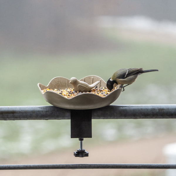 Balkon-Futterschale Balus (olivgrün) – Kompakte Futterschale mit Klemme für Balkone