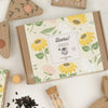 Gift Box Small "Hoera!" met 7 Zonnebloem Mix Zaadbommetjes