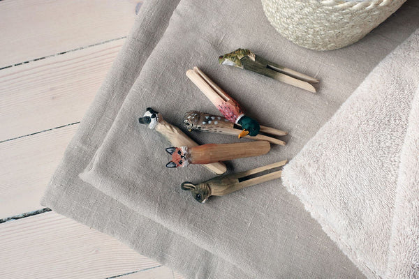 DecoClip Duck wood carving clothespin