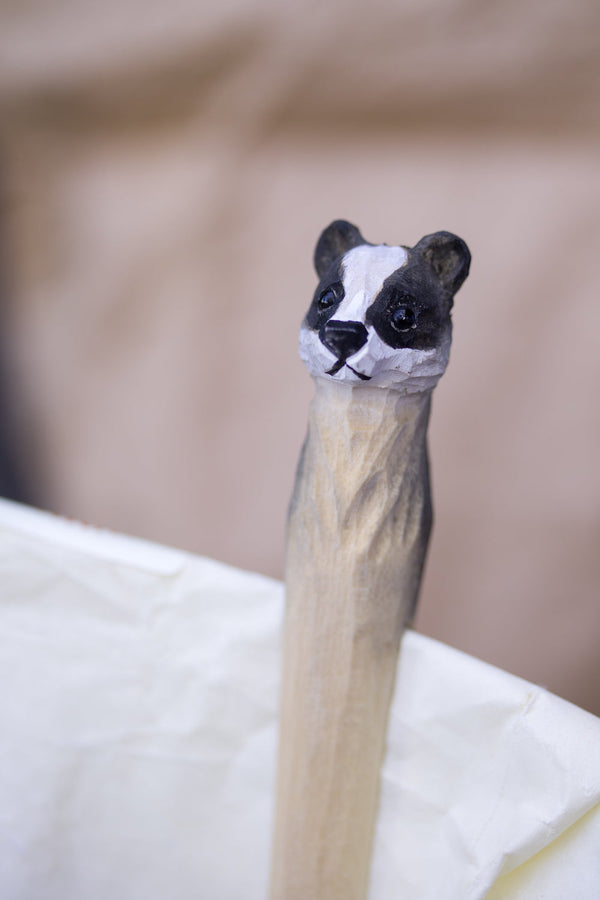 DecoClip Das wood carving clothespin