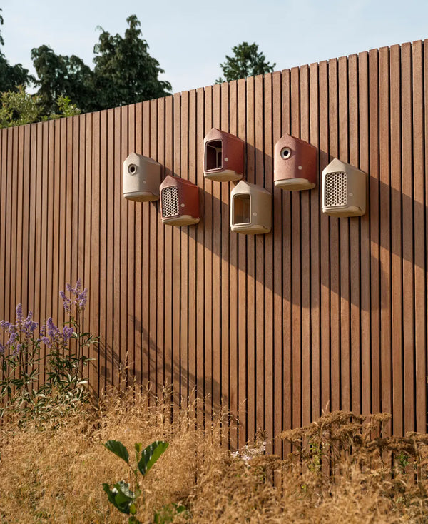 Cosy vogelvoeder Toscaans rood – vogelvoerhuisje voor tuin & balkon | Duurzaam gerecycled kunststof & weerbestendig