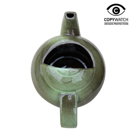 Teapot birdhouse for robin