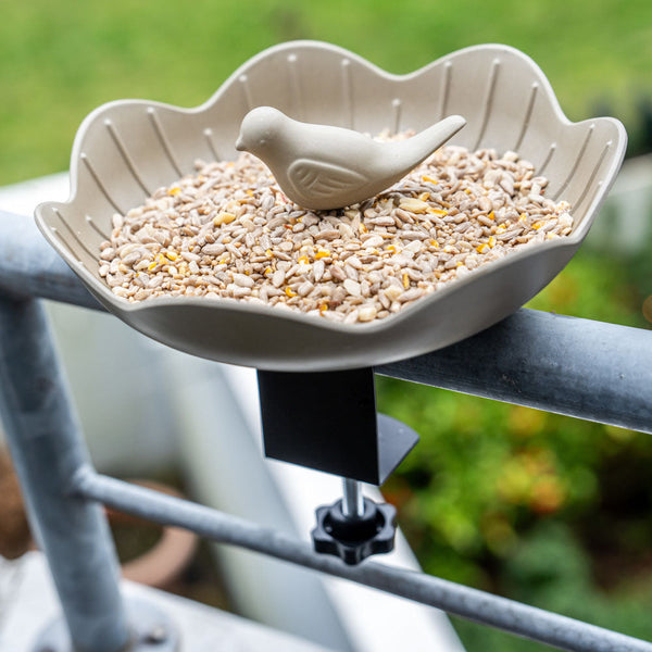 Balkon Voederschaal Balus (olijfgroen) – Compacte voederschaal met klem voor balkons